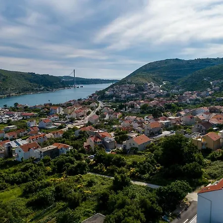 アパート Freedom *