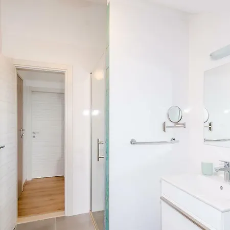 Freedom アパート