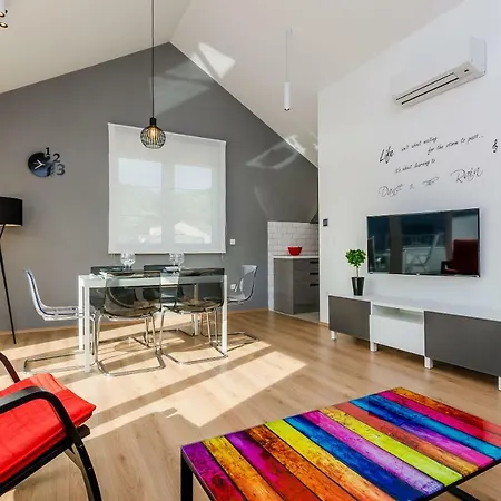Freedom Apartment *
